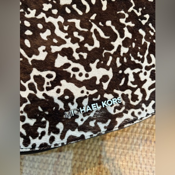 Michael Kors Hayes Large Messenger Bag/crossbody purse - Black - Picture 5 of 13